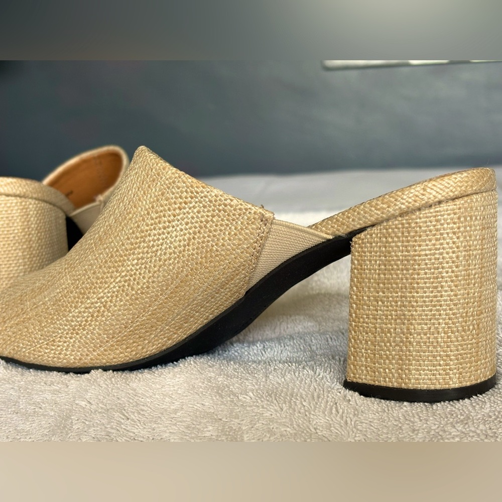 Adrienne Vittadini raffia-like, asymmetrical heels. Size 8.5